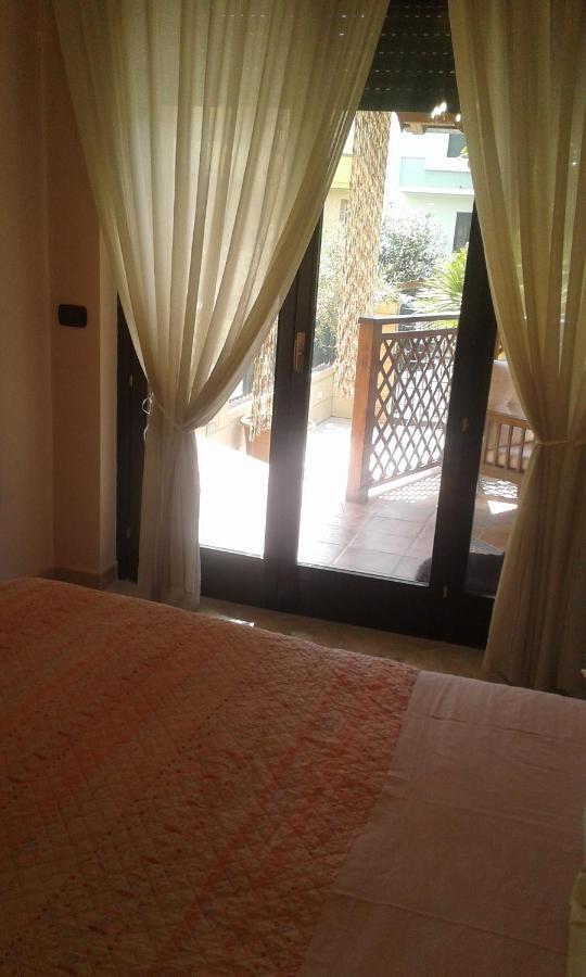 B&B Caravaggio San Donaci Luaran gambar